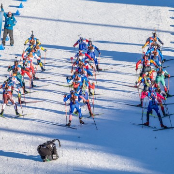 P1122962_start_biatloniste_smisena_stafeta_sp_oberhof_2025_ps